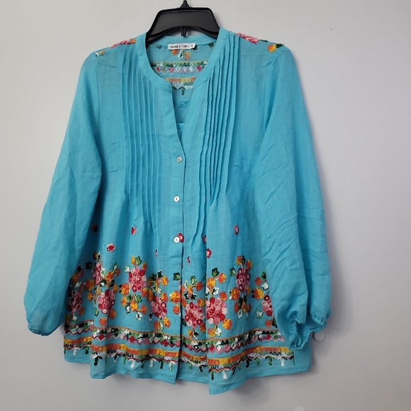 Figueroa Flower  Alayna Floral Embroidered Banded Notch V-Neck 3/4 Sleeve Top - Picture 2 of 9